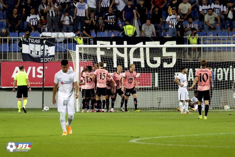 Azərbaycan futbolunda ilk dəfə - “Neftçi” bütün turnirləri gəzir