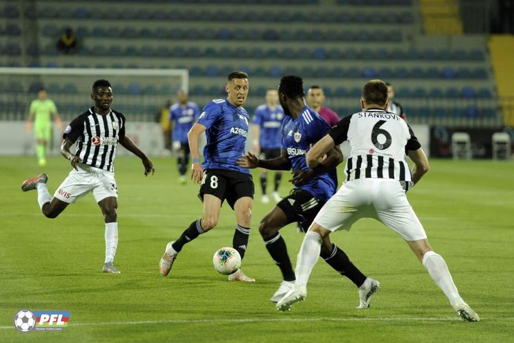 Uçurum - “Qarabağ”la “Neftçi” arasında