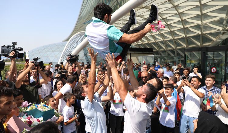 Tokioda böyük uğura imza atan paracüdoçularımız Bakıda - FOTOSESSİYA