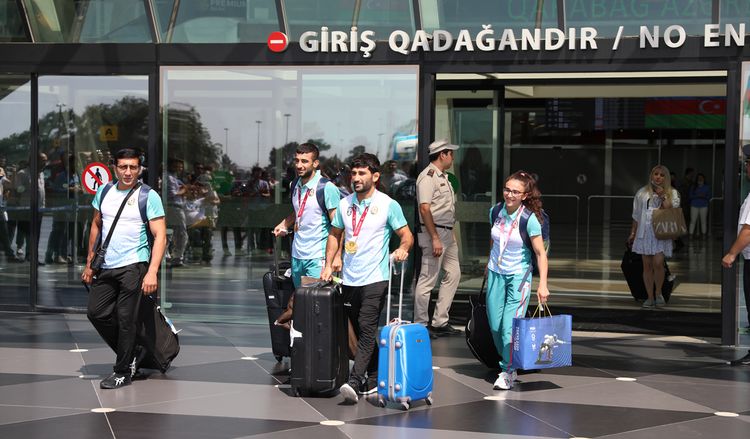 Tokioda böyük uğura imza atan paracüdoçularımız Bakıda - FOTOSESSİYA