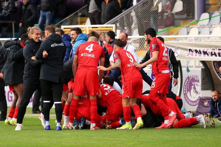 Vüsal İsgəndərlidən drammatik qələbə