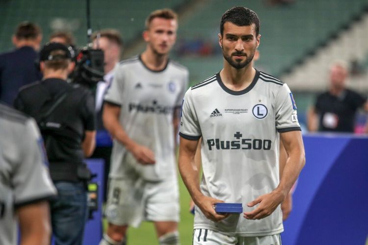 Mahir Emrelinin başında şiş aşkarlandı - xəstəxanaya yollandı
