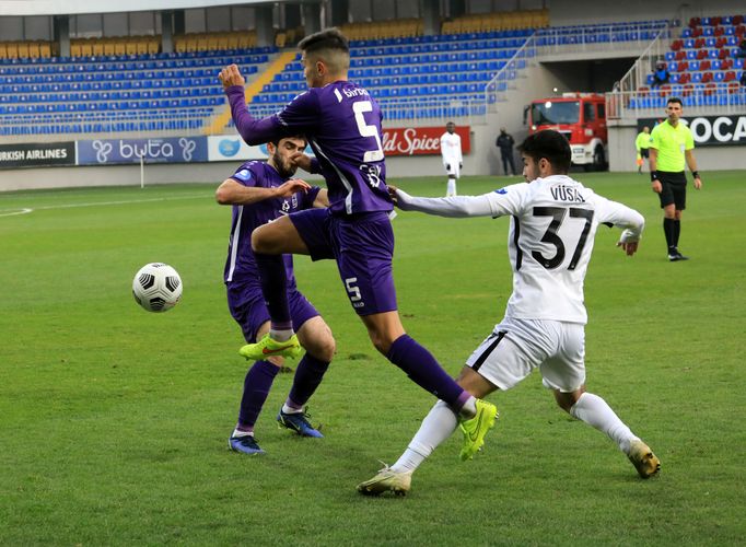 “Sumqayıt”ın futbolçusu Rusiyada klub axtarır