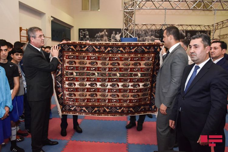 Umar Kremlyov azərbaycanlı boksçularla görüşdü - FOTOSESSİYA