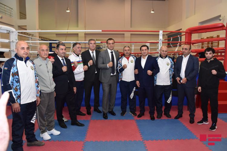 Umar Kremlyov azərbaycanlı boksçularla görüşdü - FOTOSESSİYA