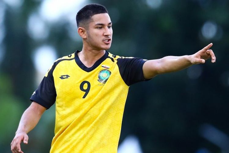 Dünyanın ən zəngin futbolçusu komandasını dəyişdi