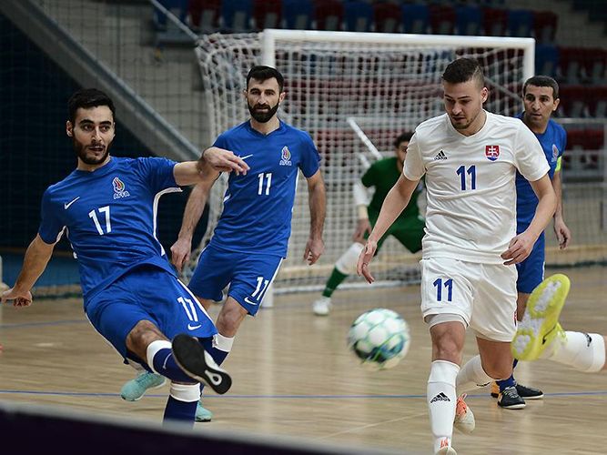 İlk səfər - Yunanıstana