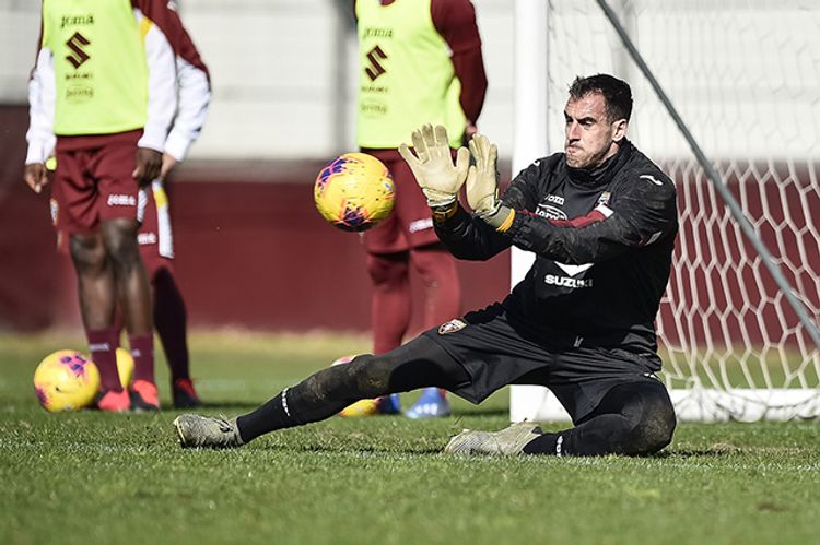 “Fiorentina”ya keçdi – 37 yaşlı qapıçı