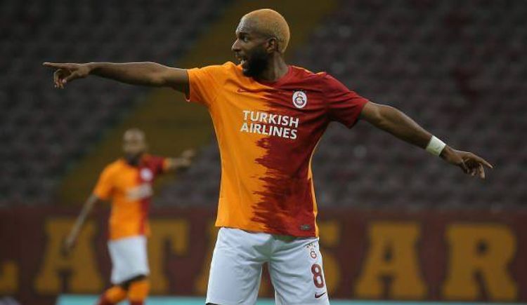 Biri ilə müqaviləni dondurdu, biri ilə uzadır – “Qalatasaray”