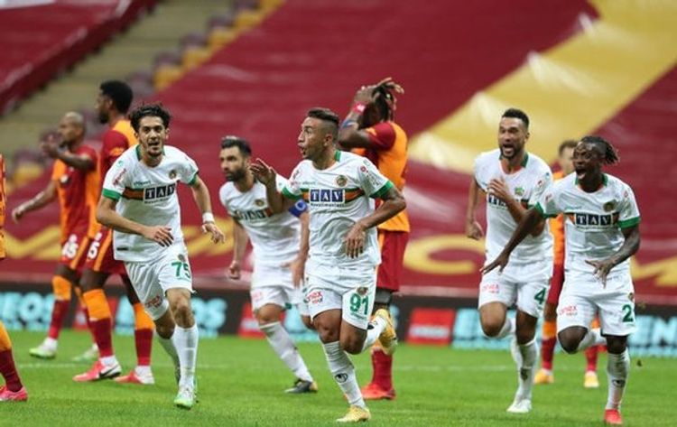 Mövsümün “ilk”i – “Qalatasaray”dan