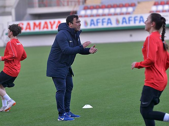“Ümid edirəm, məğlubiyyəti unutdura bildik” – millimizin baş məşqçisi