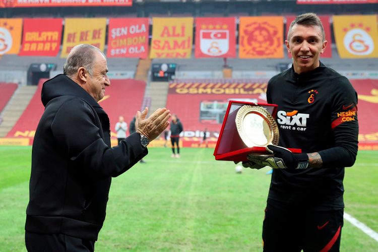 Super Liqada 300 oyun – “Qalatasaray”ın rekordçusu