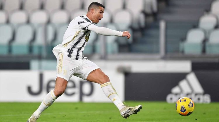 Qol sayında Peleni keçdi – Ronaldo