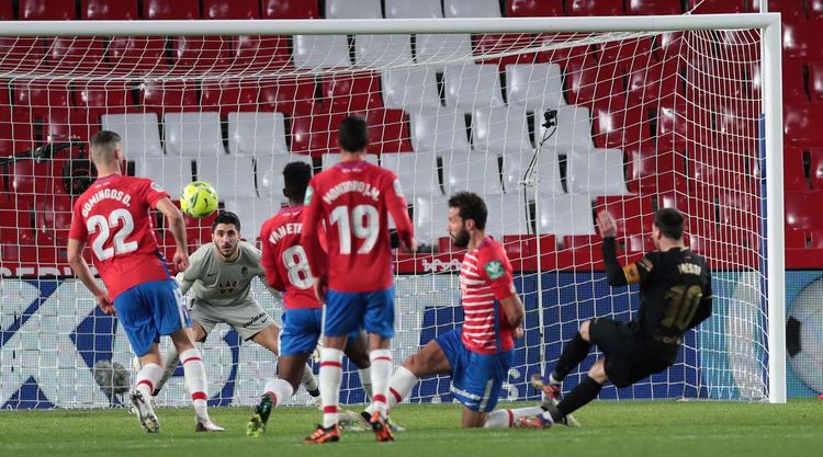 Ronaldonu keçdi - Messi