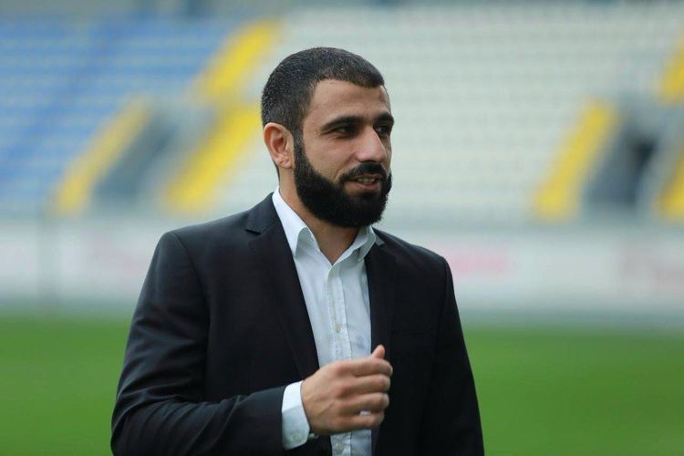 “Məni yetişdirən adam köməkçim ola bilməz” – Rəşad Sadıqov