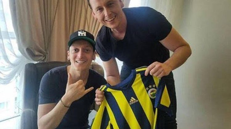“Fənərbaxça”ya keçidi rəsmiləşdi - Məsut Özilin 