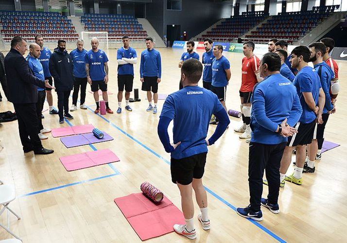 Zaur Axundova oyunçuların durumu barədə danışdı - Joze Alesio Da Silva