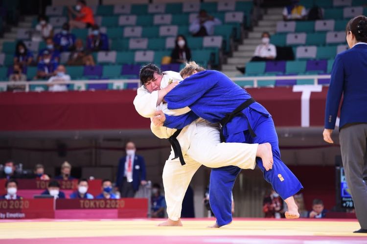 İrina Kindzerska medalın bir addımlığında - FOTOSESSİYA