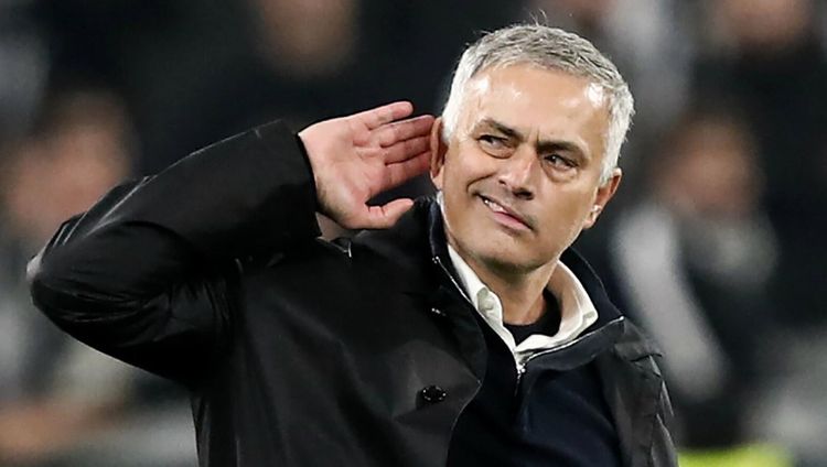 Ulduz qapıçıya zəng etdi - Mourinyo