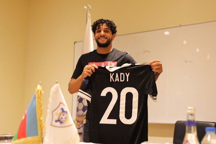İlk transferini açıqladı - "Qarabağ"