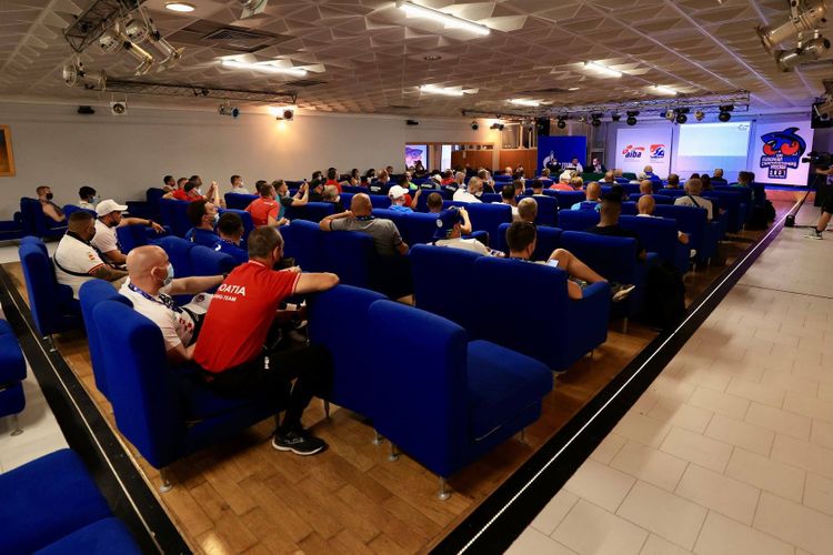 Avropa çempionatında mübarizəyə başlayır - boksçularımız