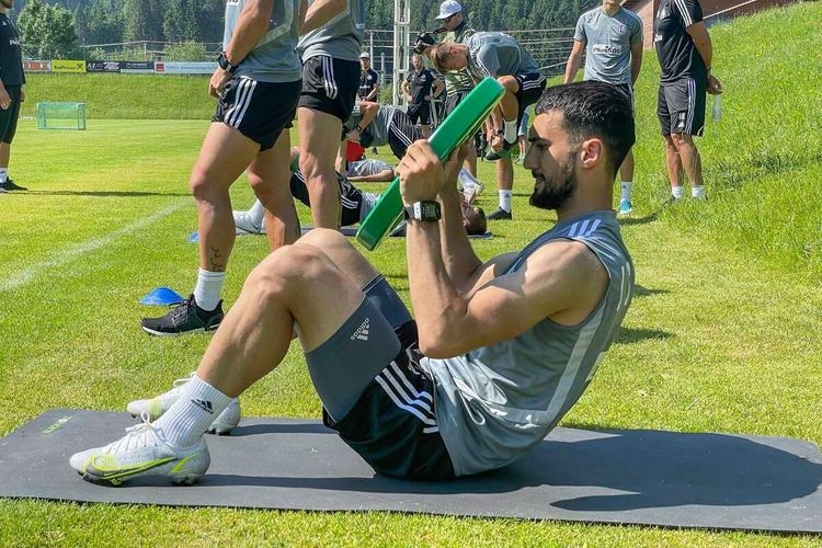 “Mahir bizim üçün çox vacib futbolçudur” - “Legiya”nın baş məşqçisi