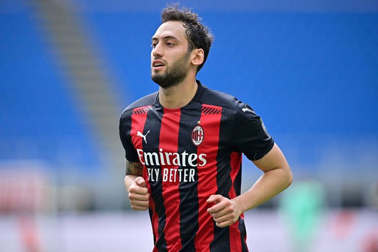 “Milan”ı əzəli rəqibə dəyişir – Hakan Çalhanoğlu