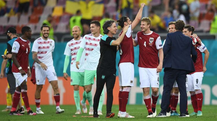 67 illik həsrətə son - Avstriyadan