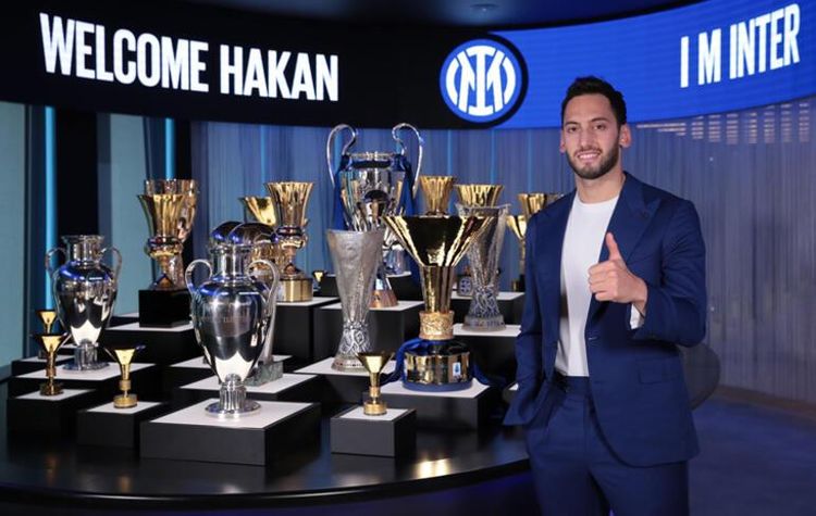 “İnter”ə keçidi rəsmiləşdi - Hakan Çalhanoğlunun