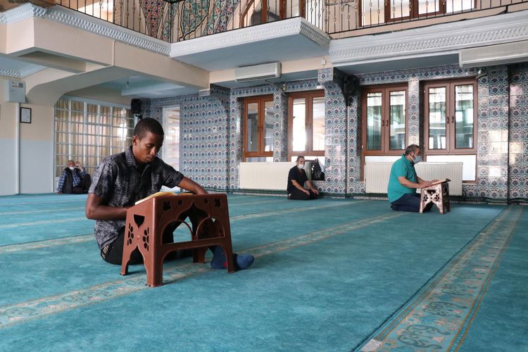 Fırıldaqçı “menecerlərin” qurbanı oldu – afrikalı futbolçu