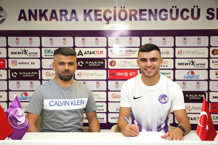 Türkiyə klubuna keçidi rəsmiləşdi - Vüsal İsgəndərlinin