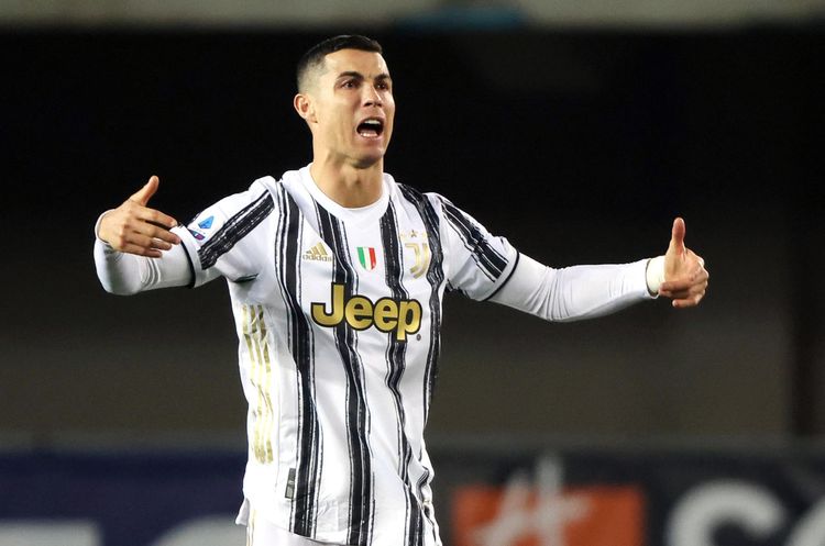 “Barselona”ya keçmək variantına pis baxmır – Ronaldo