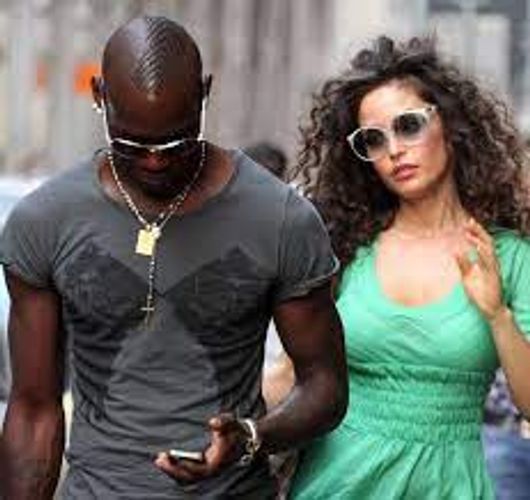 Balotelli sabiq sevgilisi ilə barışır - FOTOSESSİYA
