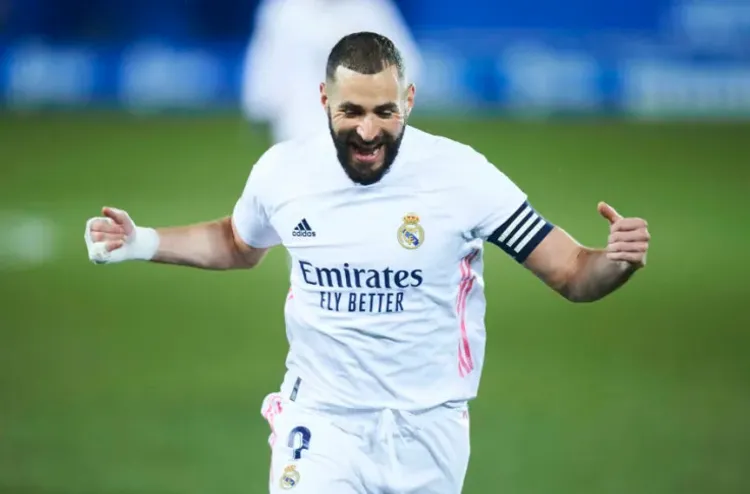 Roberto Karlosu arxada qoydu – Benzema