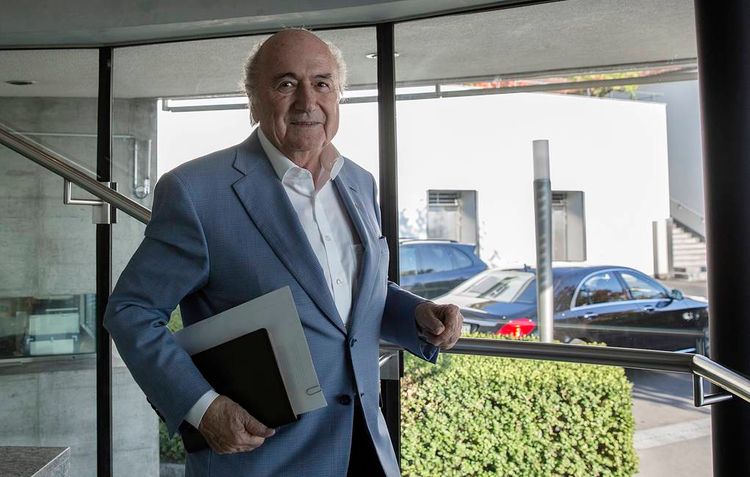 6 il 8 ay müddətinə cəzalandırıldı - Jozef Blatter 