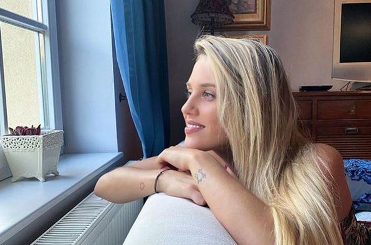 Şuker Xorvatiya gözəlindən də ayrıldı - FOTOSESSİYA