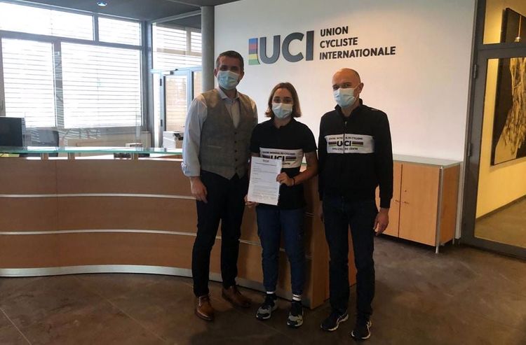 WCC ilə peşəkar müqavilə - həmyerlimizdən