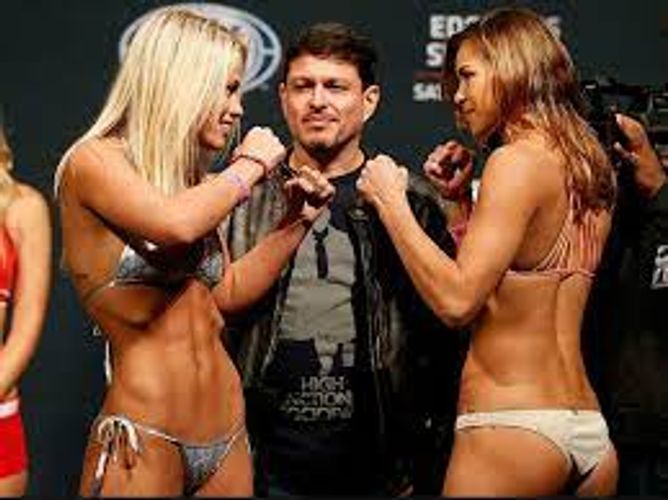 Üç rəqibini əzişdirən gözəlçə - FOTOSESSİYA