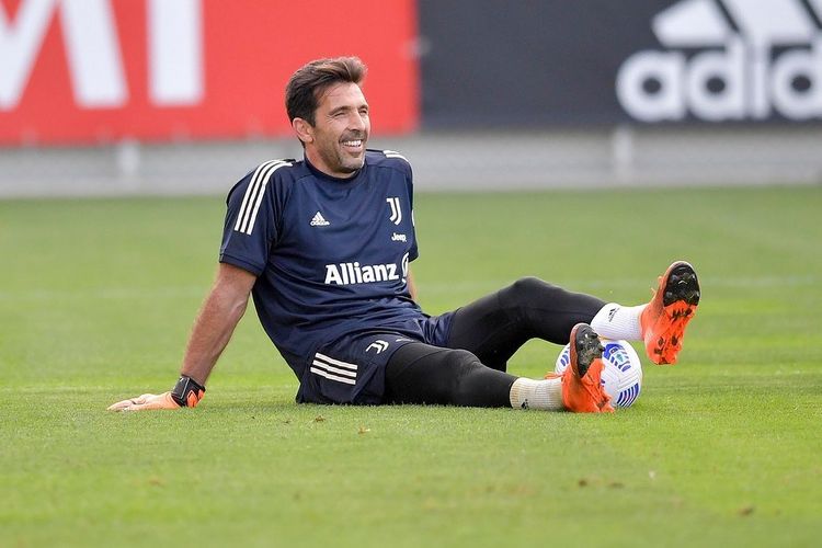 Qərarını açıqladı - Buffon