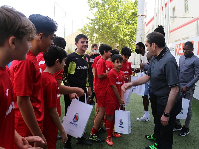 Afrika Günü qeyd olundu – Premyer Liqa futbolçuları yeniyetmələrlə futbol oynadı