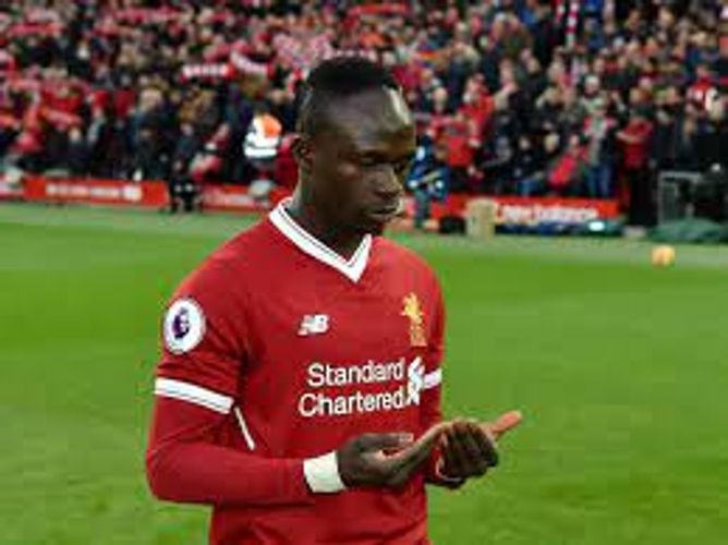 Sadio Manedən həyat dərsi: "Niyə 10 “Ferrari” istəyim? FOTO
