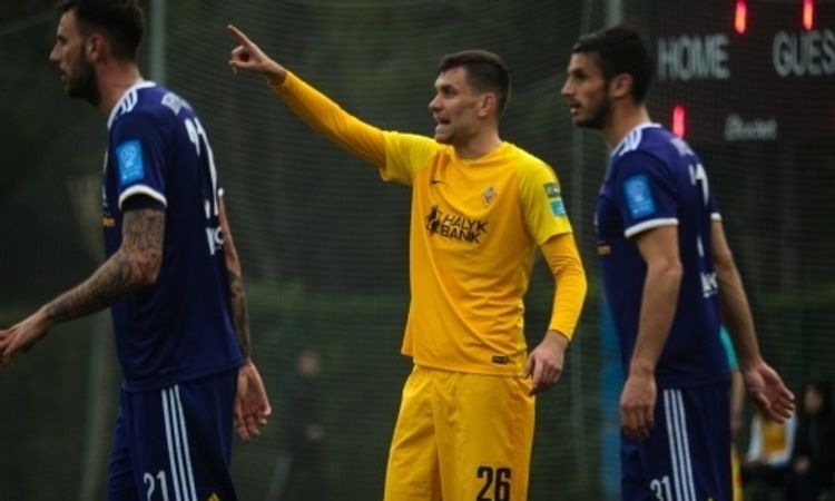 “Şaxtyor”un futbolçusu “Qarabağ”ın qələbə qazanacağına inanmır