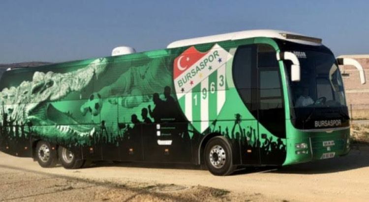Namik Ələskərova azarkeşlər hücum çəkdi