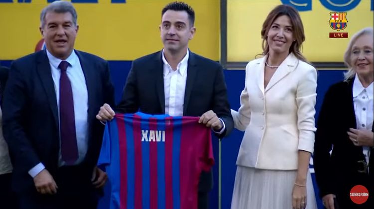 Xavi rəsmən “Barselona”da: “Bəzi şeyləri düzəltmək lazımdır”