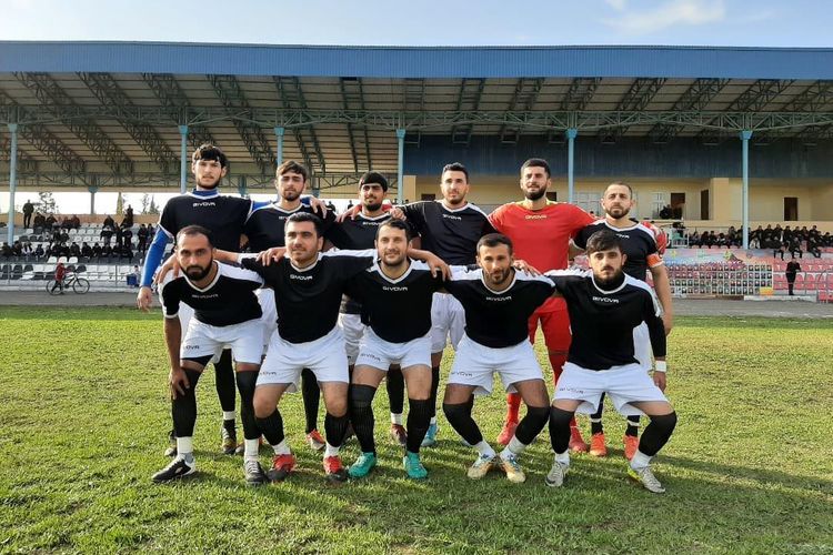 Futbolumuzda biabırçılıq: köklü klubumuz üçün 1 manatdan pul yığdılar - YALNIZ BİZDƏ