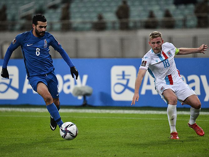 2 futbolçumuz Avropanın 100 ən yaxşısı sırasında
