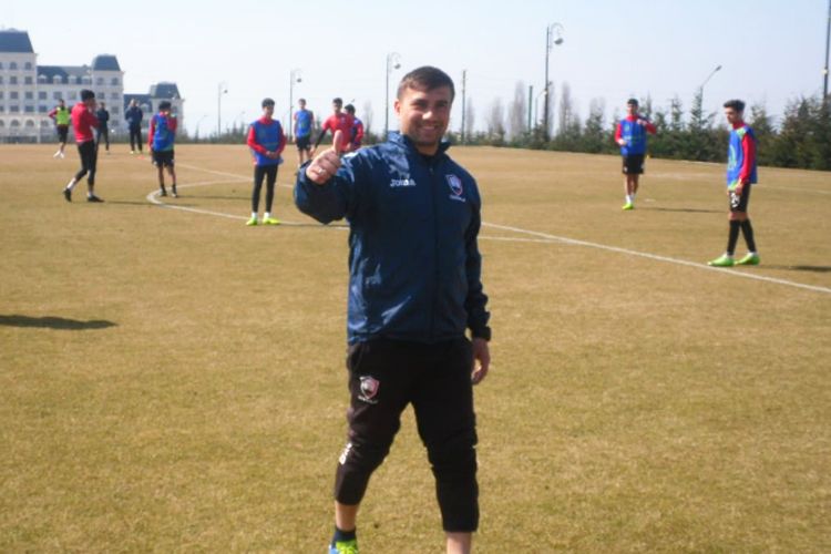 Azər Həşimov: “Paltardəyişmə otağına daxil olduqda elə bil tövləyə girirsən” - MÜSAHİBƏ