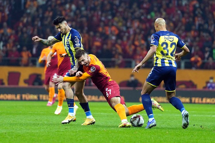“Fənərbaxça” İstanbul derbisində 4 il 7 aylıq həsrətə son qoydu