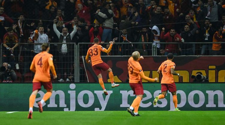 “Qalatasaray” qrupdan çıxdı