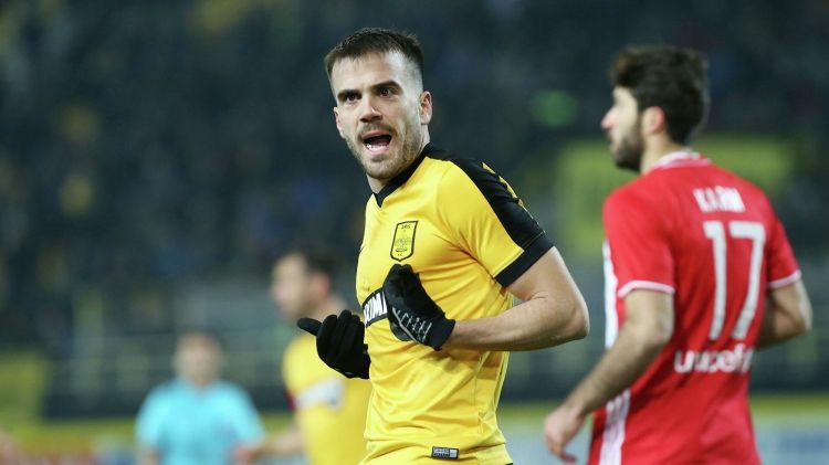 Yunanıstanda futbolçunun meyiti tapıldı